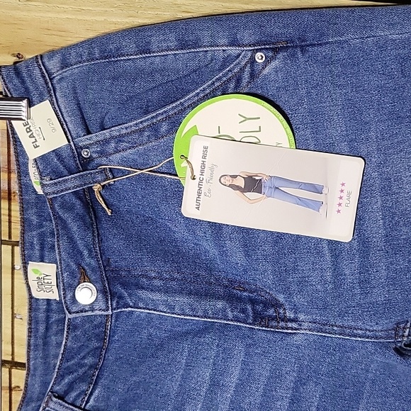 Simple Society Flare Jeans - Picture 3 of 5